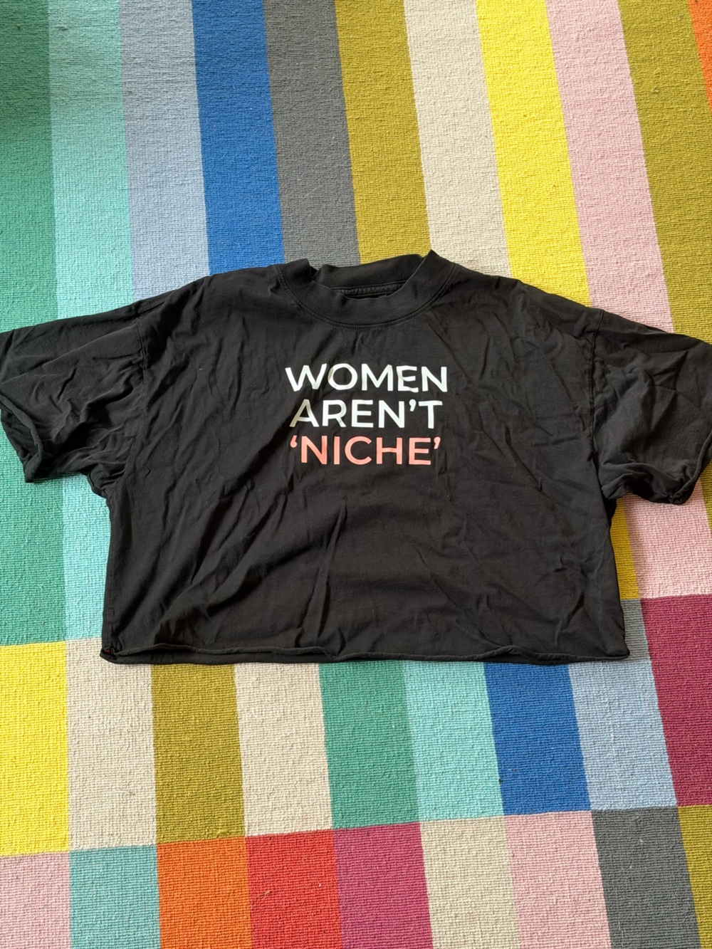 HETTAS X LEFT ON FRIDAY “Women Aren't Niche" crop top